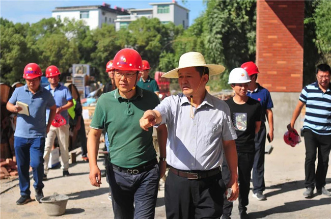 高唤虎带队现场巡查景德镇发展中心项目建设