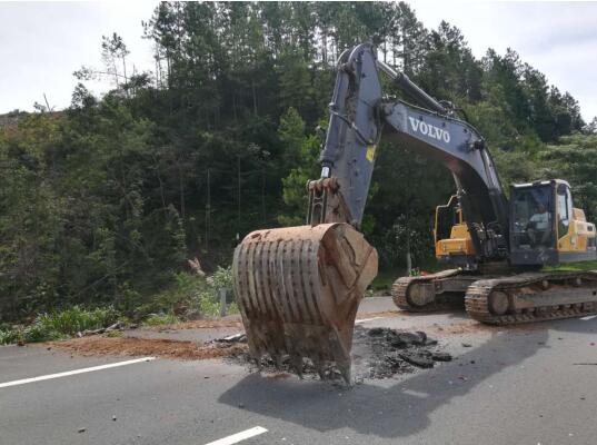 建设大道延伸段（车站北路至皖赣铁路）今日破除高速