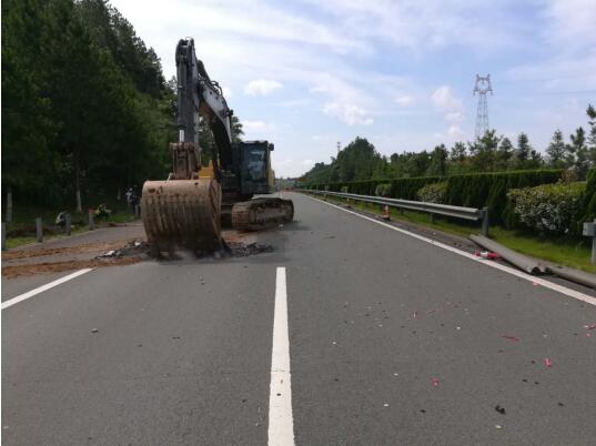 建设大道延伸段（车站北路至皖赣铁路）今日破除高速