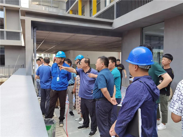 陈鸿云召开昌南学校项目现场办公会