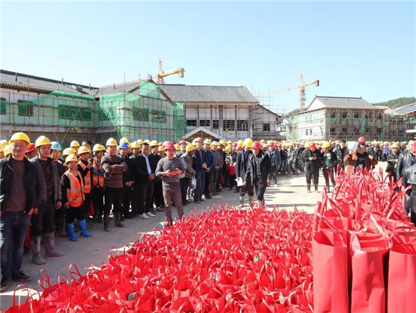 高晓云一行走访慰问重点项目施工人员